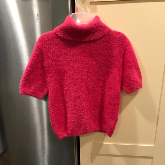 H&M Divided Hot Pink Fuzzy Sweater NWT - Picture 1 of 2